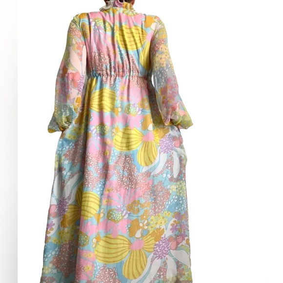 SOLD-Fantastic Vtg. Collectors 70s Pastel Flower Psychedelic Print Maxi Dress - Picture 3 of 8